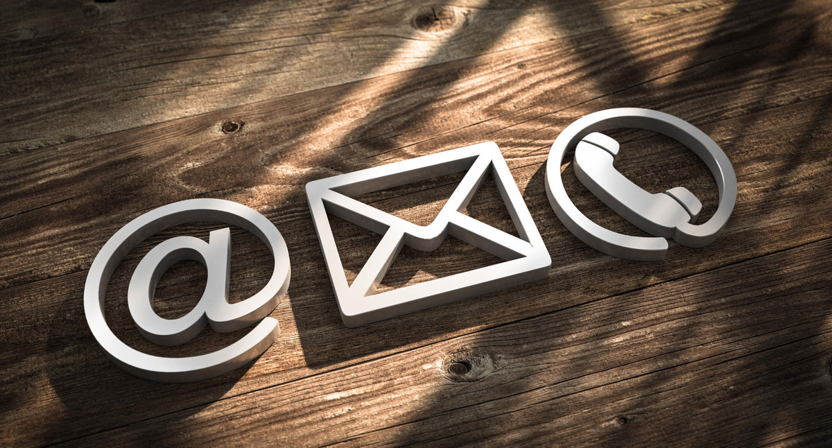 Wolfsmanagement Ihre Ansprechpartnerinnen und Ansprechpartner 3D Illustration Kontakt Symbole metal