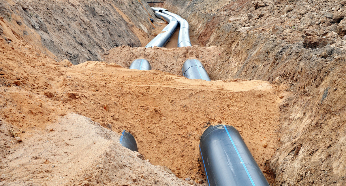 Rohre für Wärmenetz werden verlegt